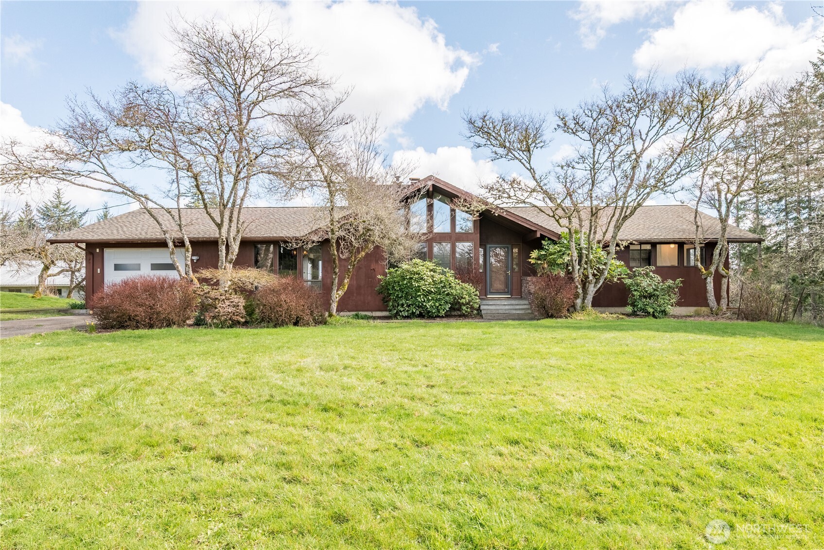 2366 Seminary Hill Road , Centralia, WA 98531