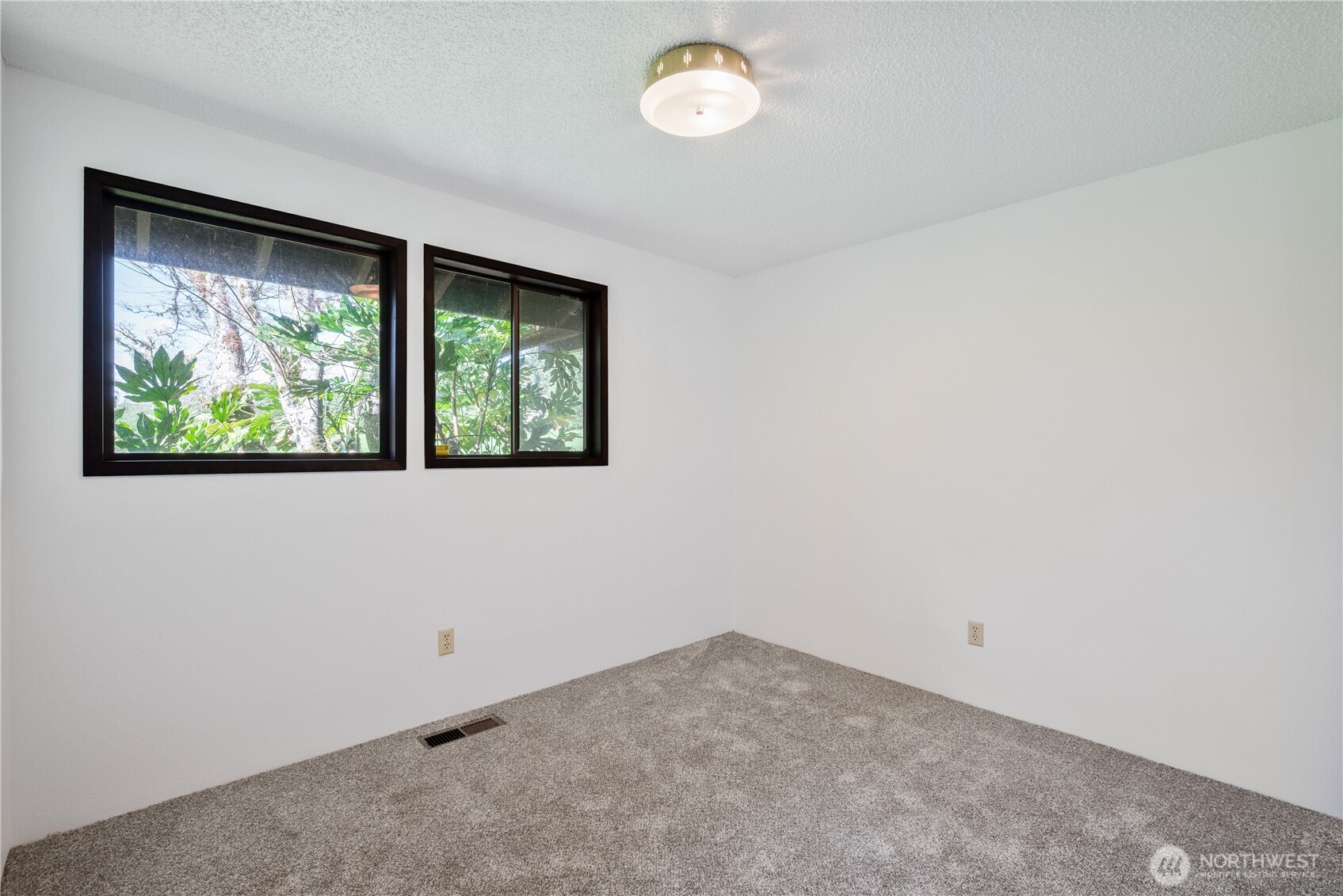 2366 Seminary Hill Road , Centralia, WA 98531