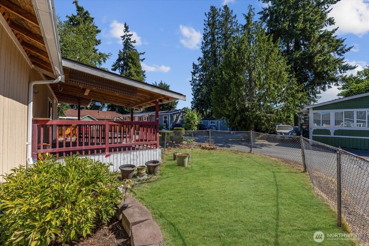 7614 NE Bothell Wy #11, Kenmore, WA 98028