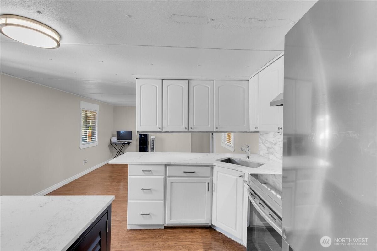 7614 NE Bothell Wy #11, Kenmore, WA 98028