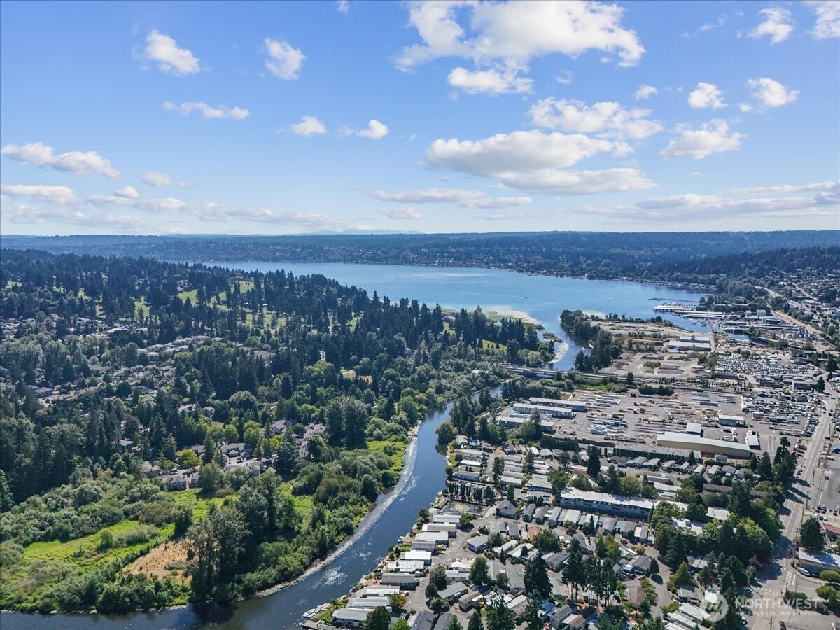 7614 NE Bothell Wy #11, Kenmore, WA 98028