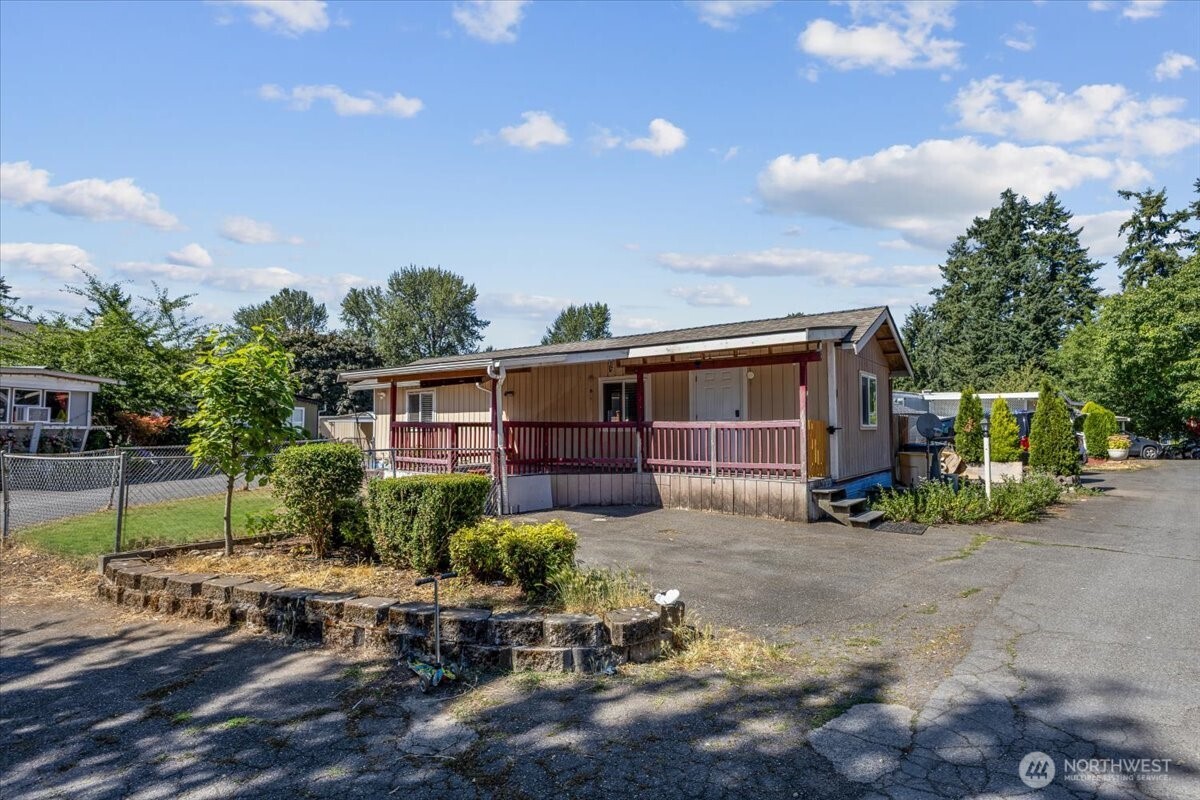 7614 NE Bothell Wy #11, Kenmore, WA 98028
