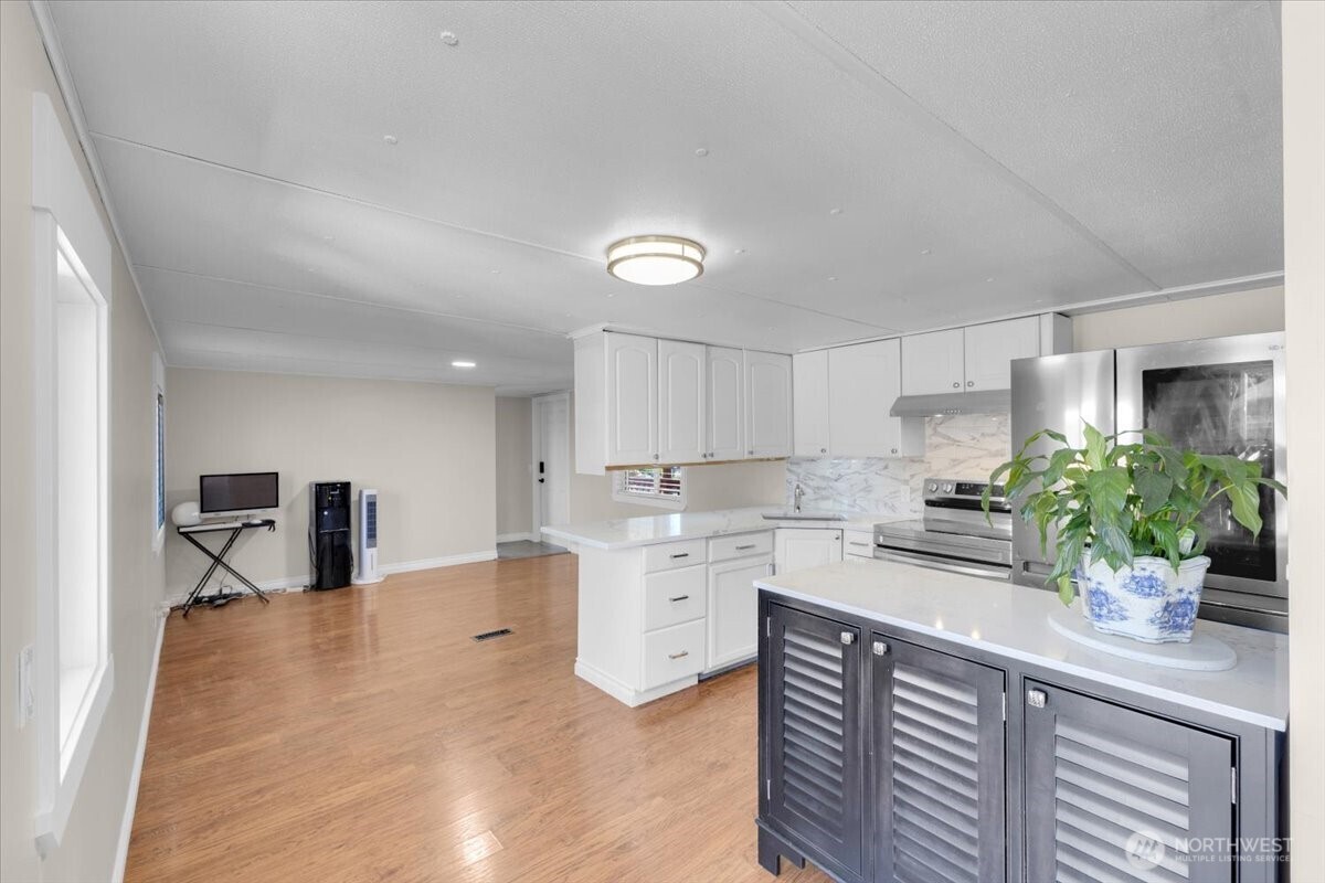 7614 NE Bothell Wy #11, Kenmore, WA 98028