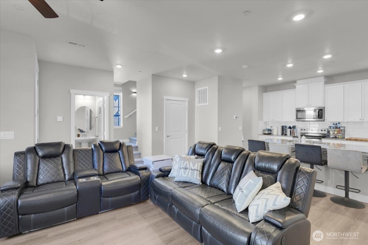 8576 35th Place NE, Marysville, WA 98270