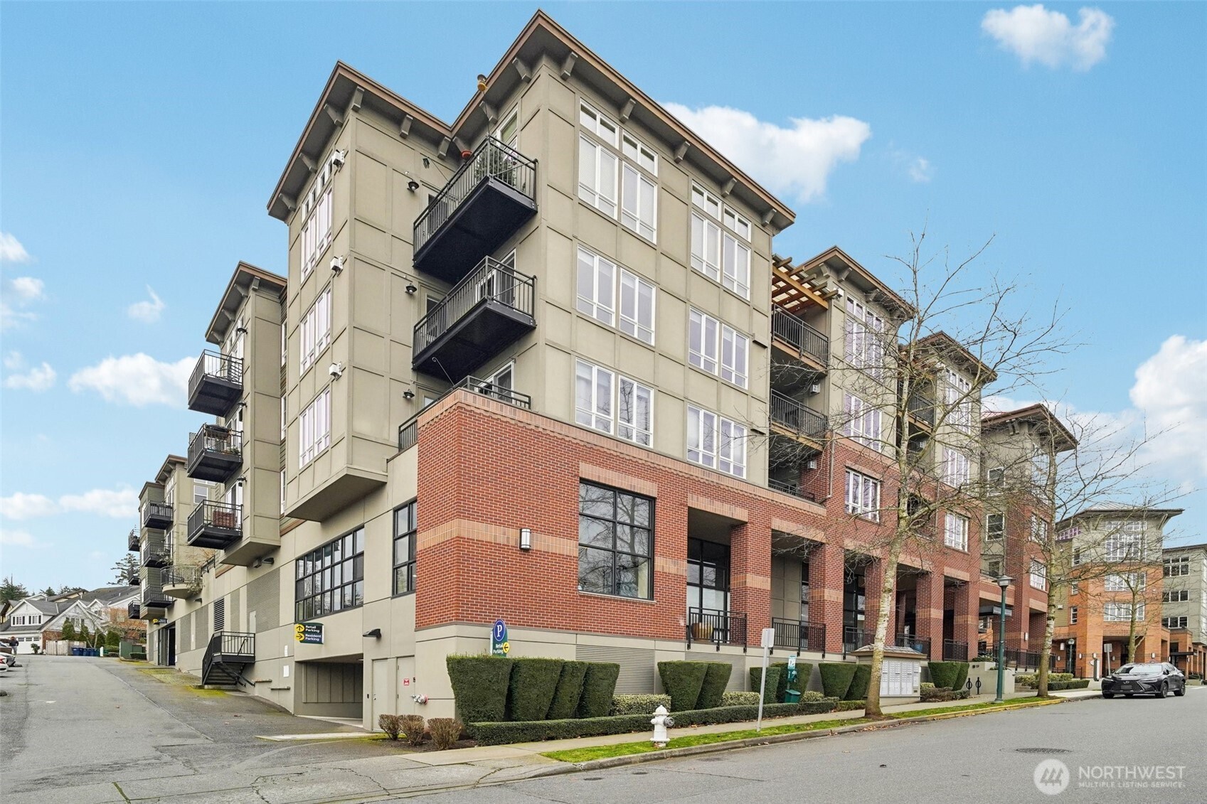 1886 25th Avenue NE #101, Issaquah, WA 98029