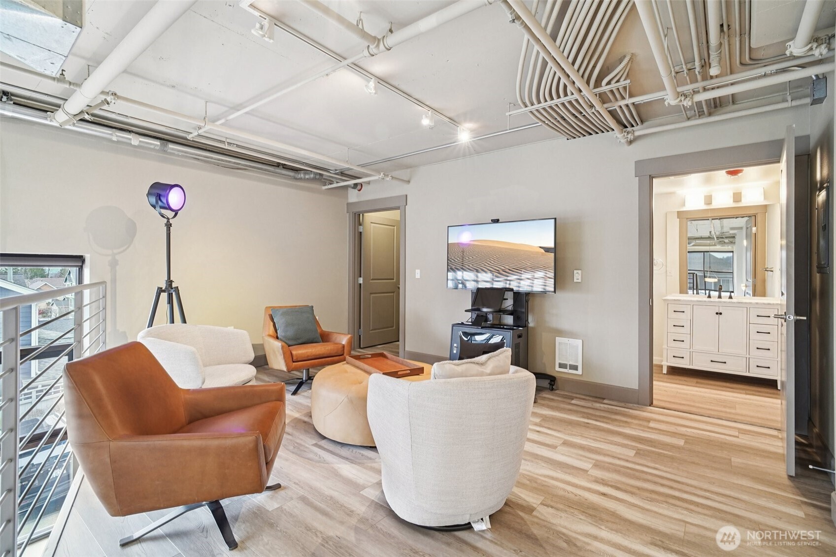 1886 25th Avenue NE #101, Issaquah, WA 98029