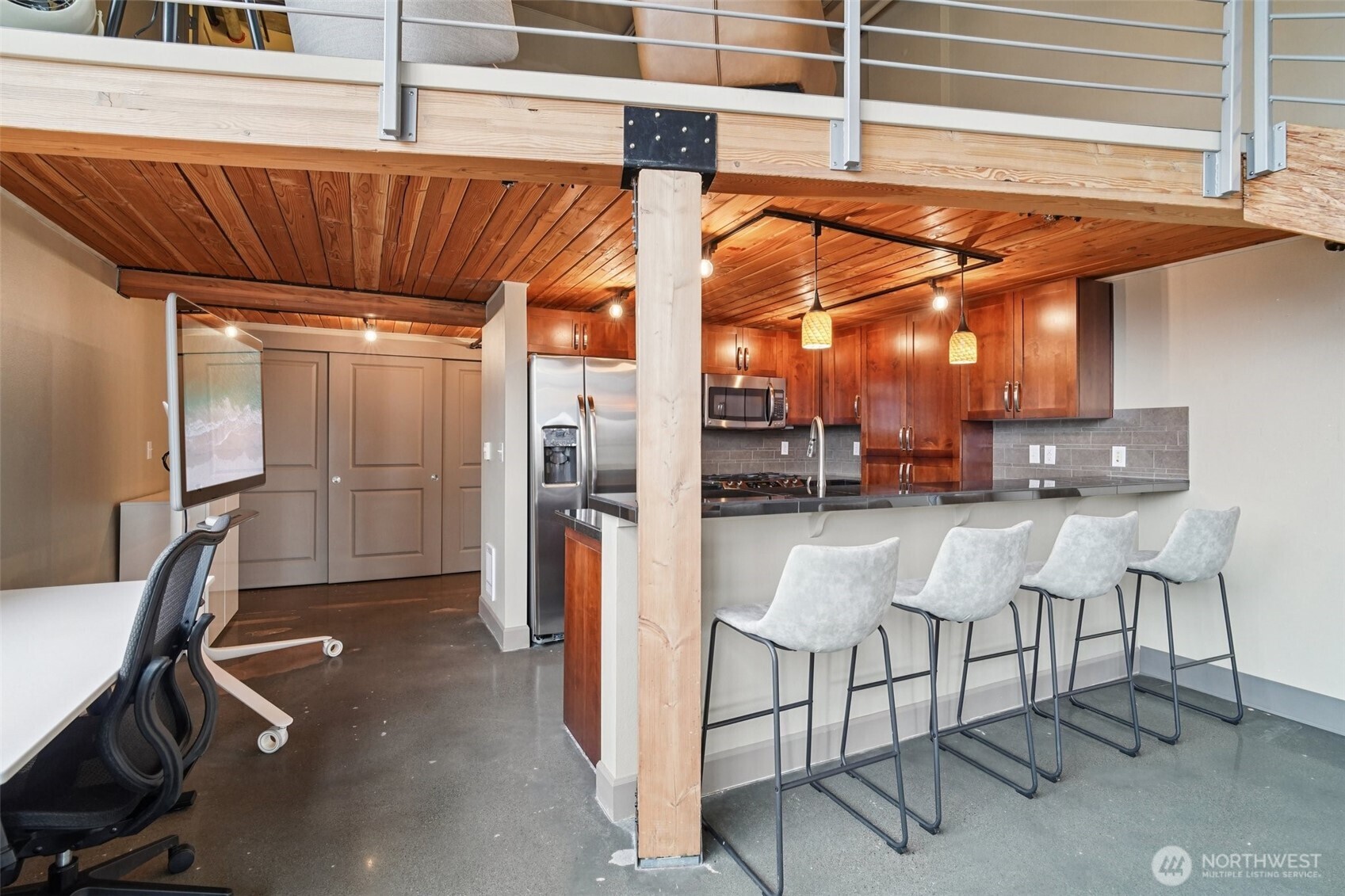 1886 25th Avenue NE #101, Issaquah, WA 98029