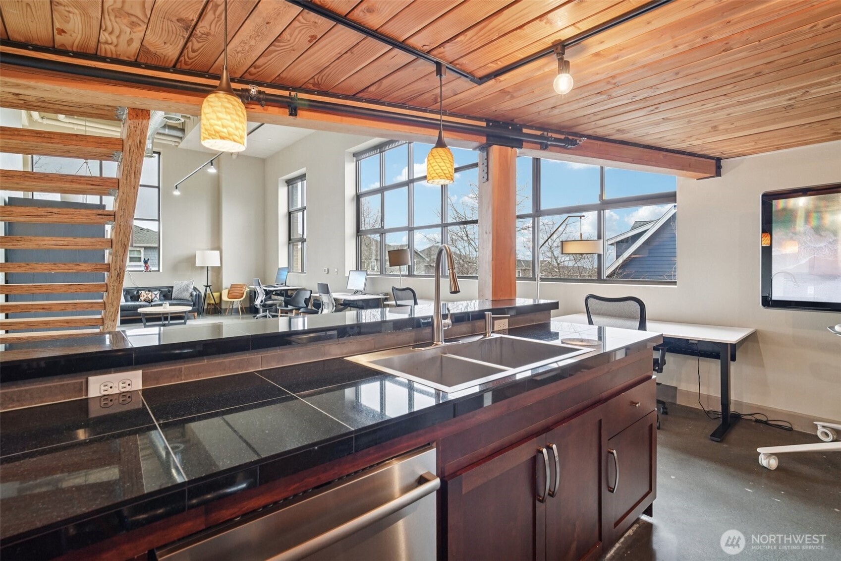 1886 25th Avenue NE #101, Issaquah, WA 98029