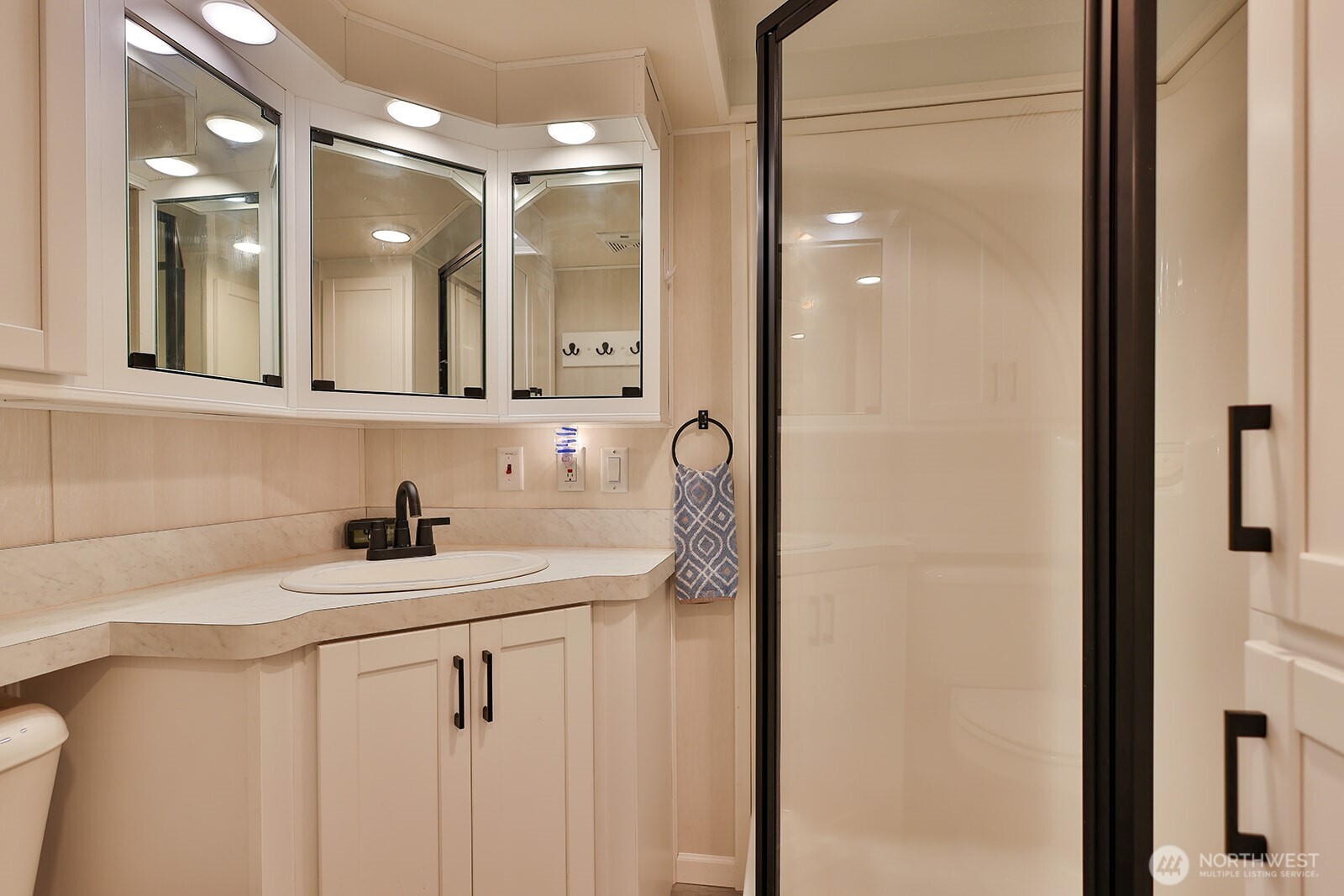 21512 Camp 12 Road , Leavenworth, WA 98826