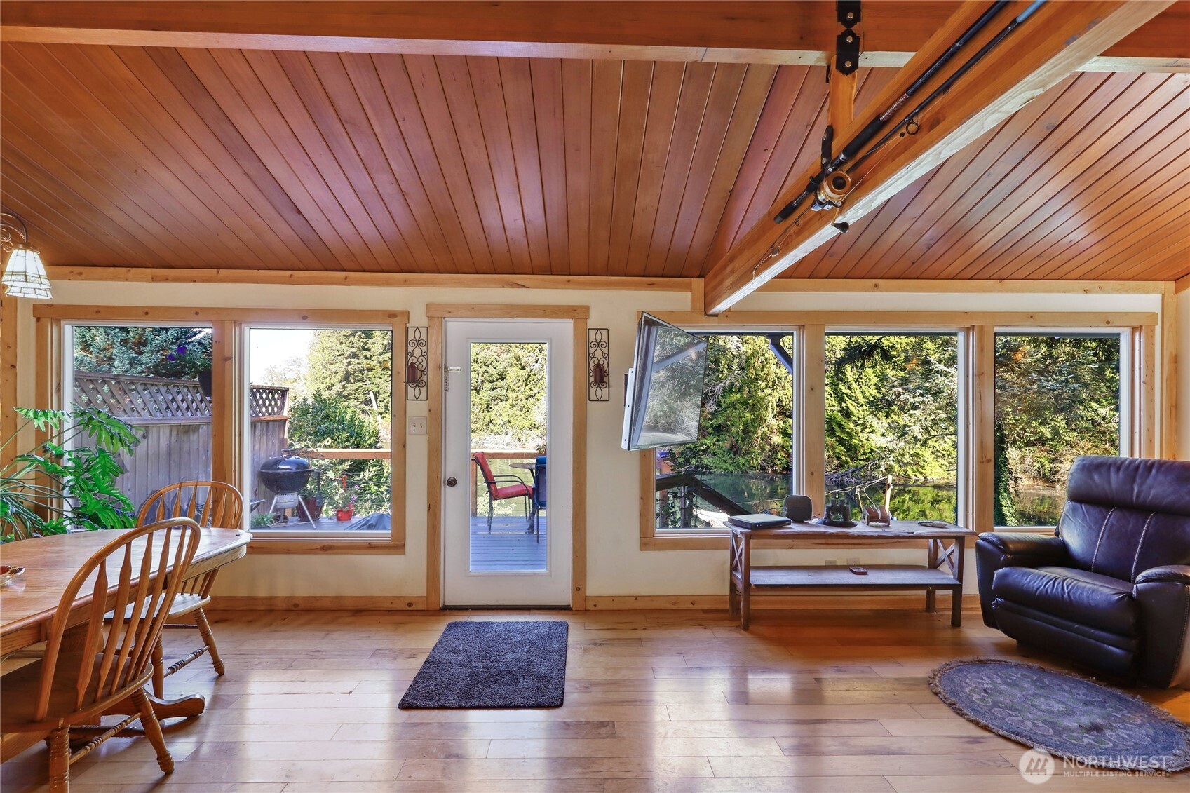 27442 State Highway 104 NE, Kingston, WA 98346-9491