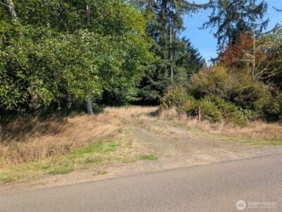 618 Sunset Avenue NE, Ocean Shores, WA 98569