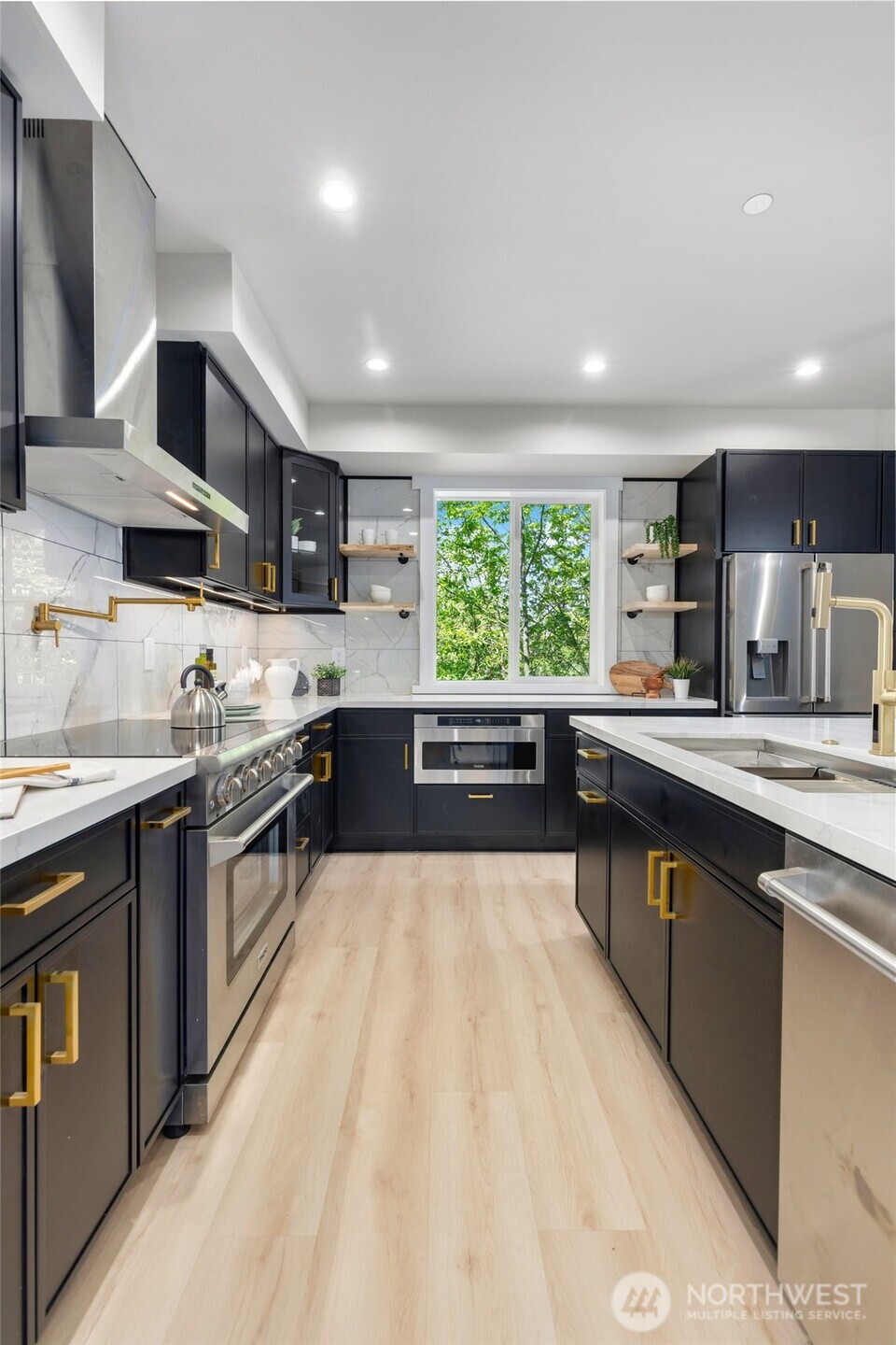 5732 Halls Lake Way , Lynnwood, WA 98036