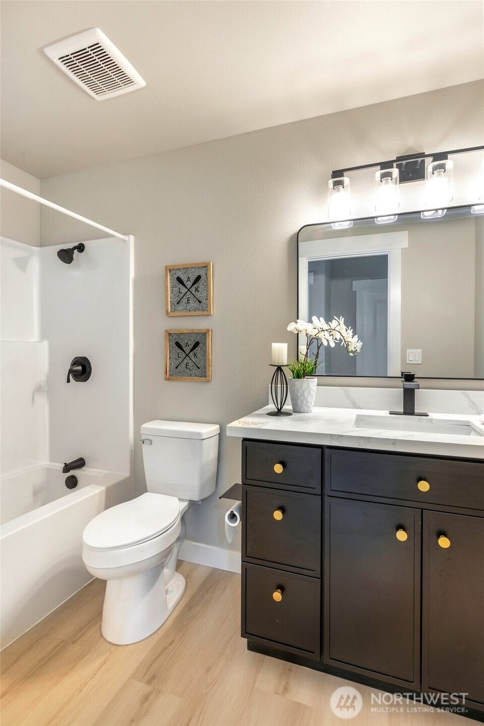 5732 Halls Lake Way , Lynnwood, WA 98036