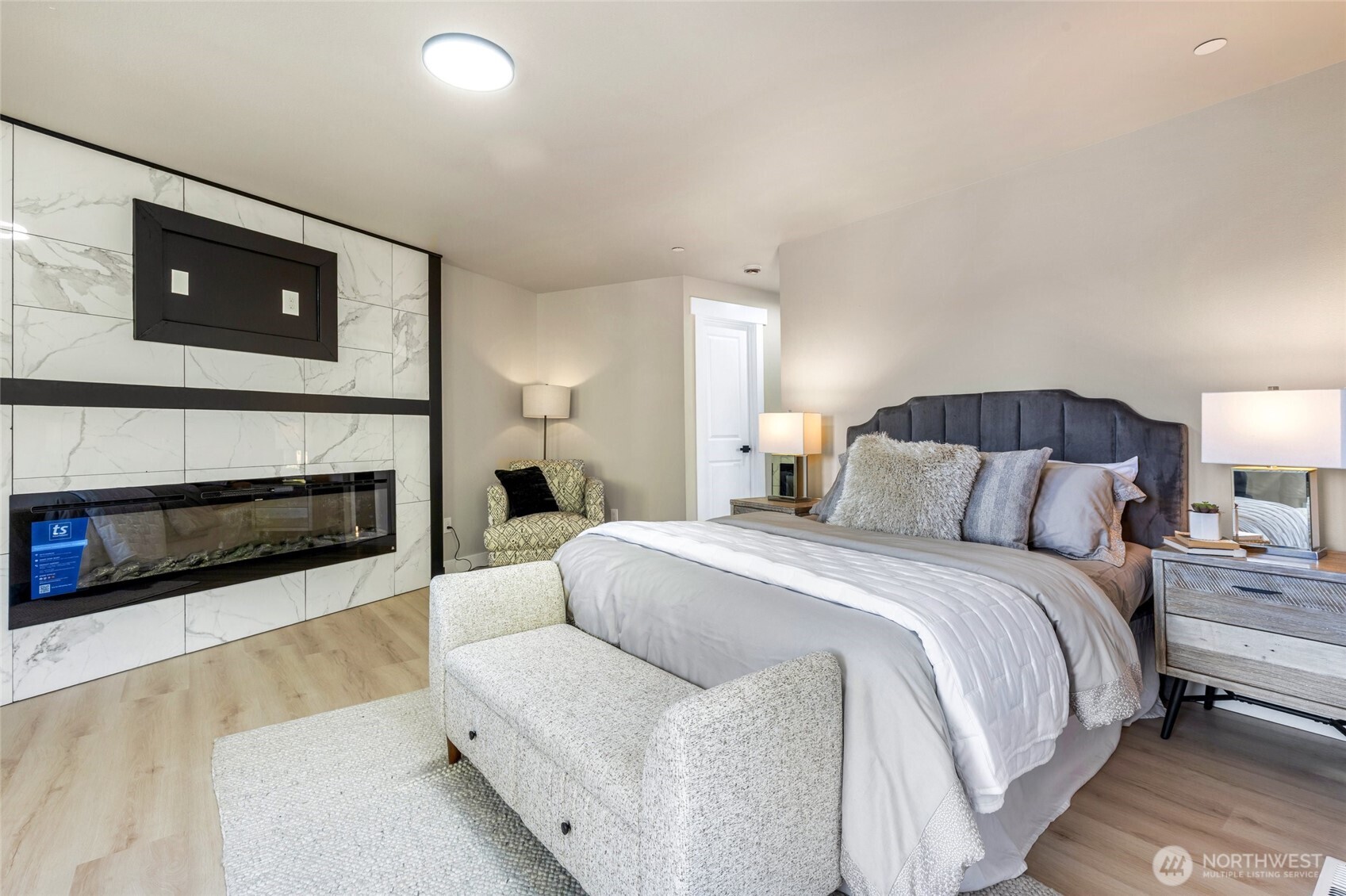 5732 Halls Lake Way , Lynnwood, WA 98036