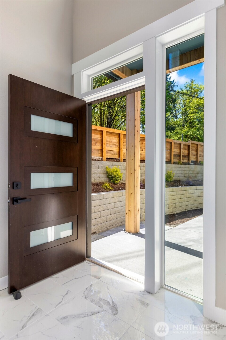 5732 Halls Lake Way , Lynnwood, WA 98036