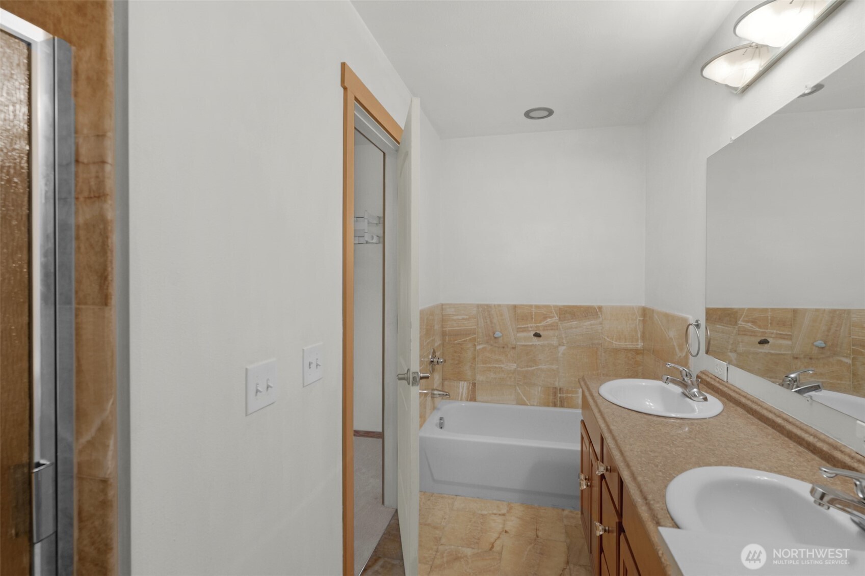 6604 198th Place SW, Lynnwood, WA 98036