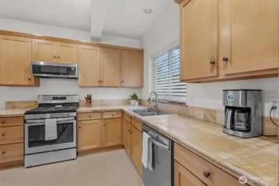 6604 198th Place SW, Lynnwood, WA 98036 - Photo 2