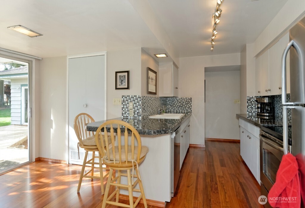 10221 132nd Avenue NE, Kirkland, WA 98033