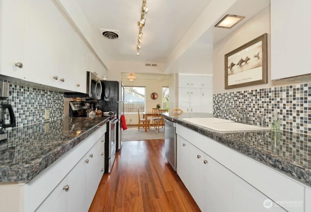 10221 132nd Avenue NE, Kirkland, WA 98033