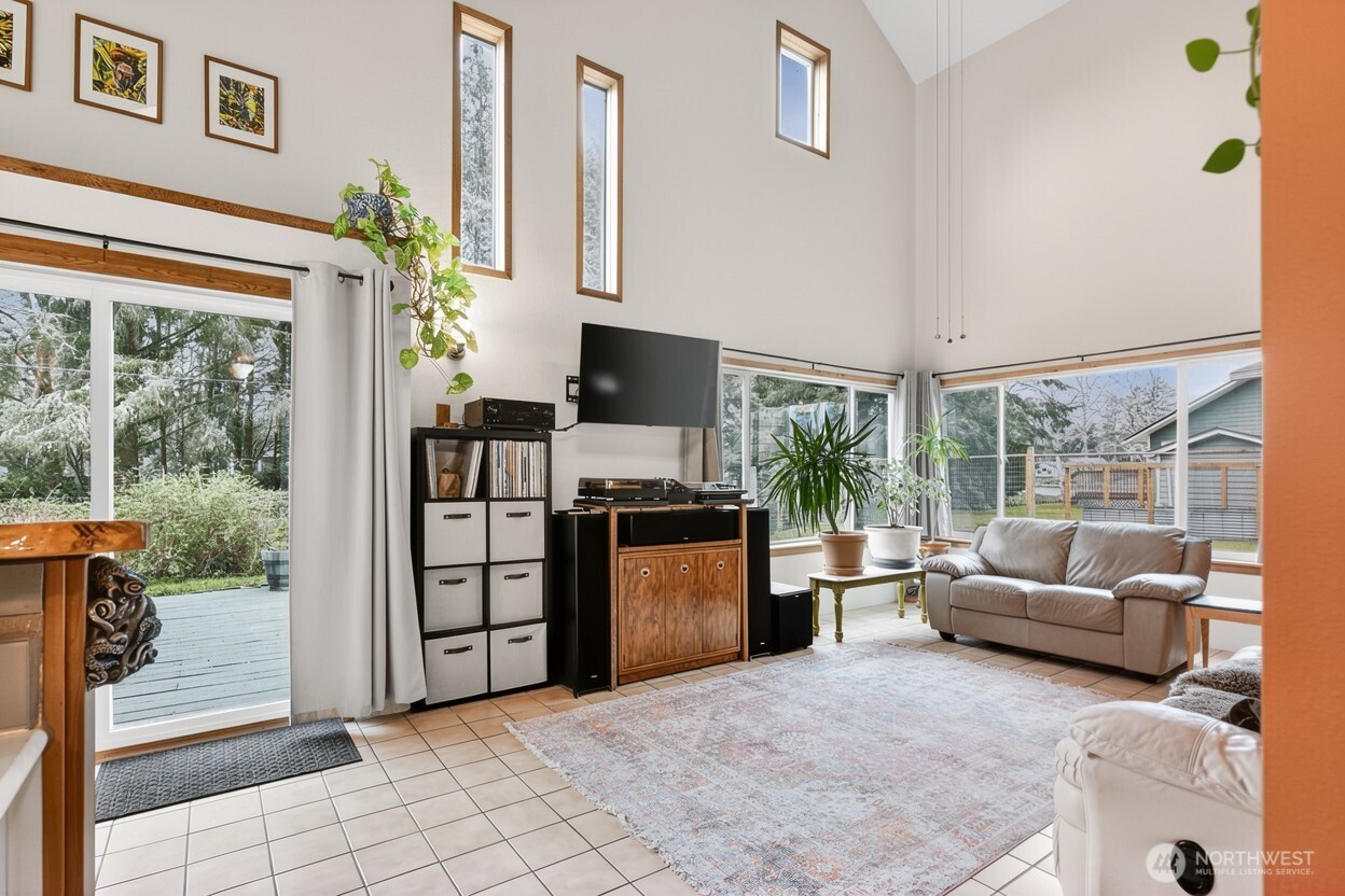 737 Dover Court SE, Ocean Shores, WA 98569