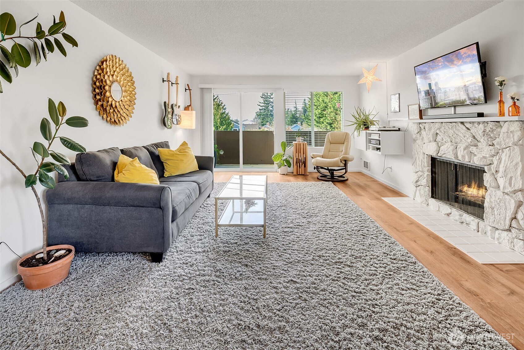 8000 28th Avenue NW #320, Seattle, WA 98117