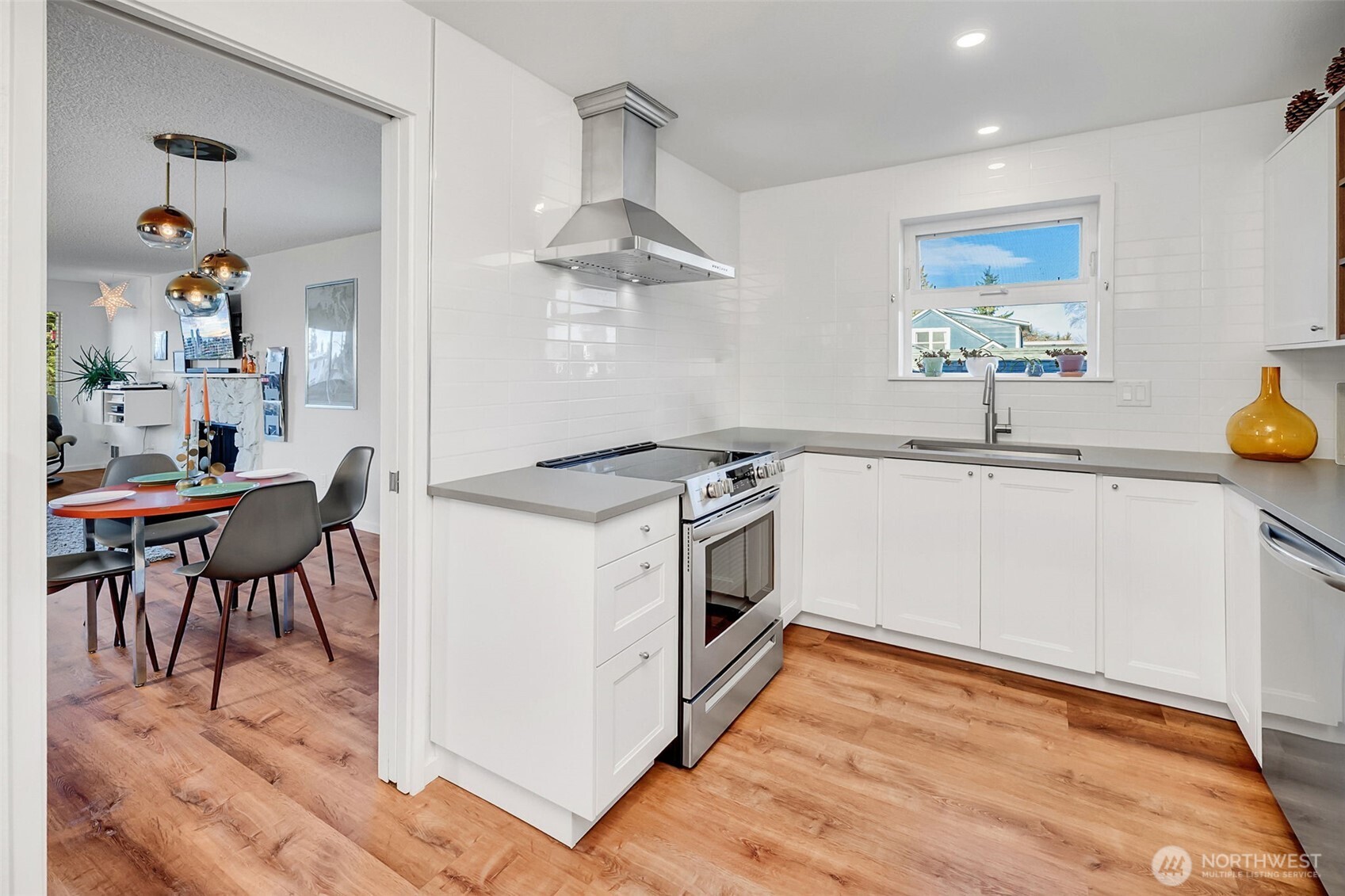 8000 28th Avenue NW #320, Seattle, WA 98117