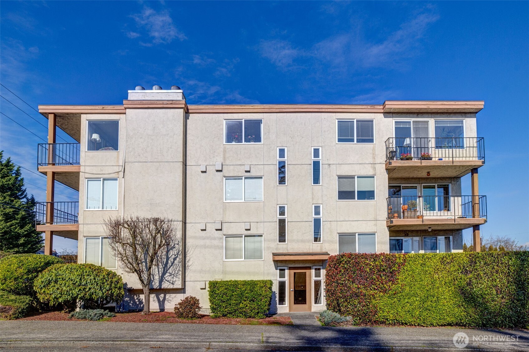 8000 28th Avenue NW #320, Seattle, WA 98117