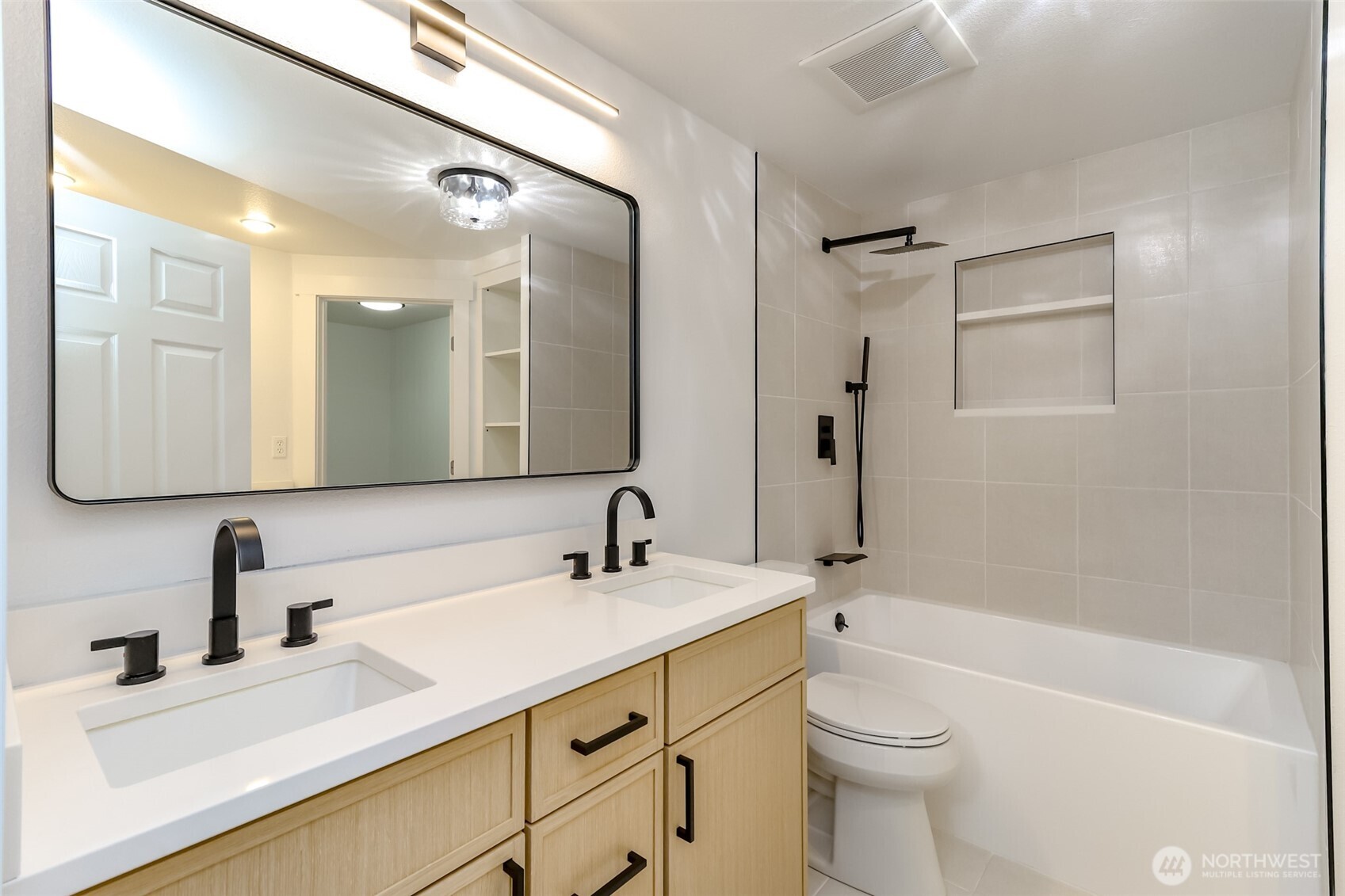 2714 Dundee Place NW, Olympia, WA 98502