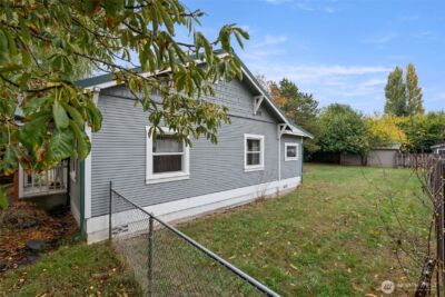 212 W 6th Street , Centralia, WA 98531 - Photo 18