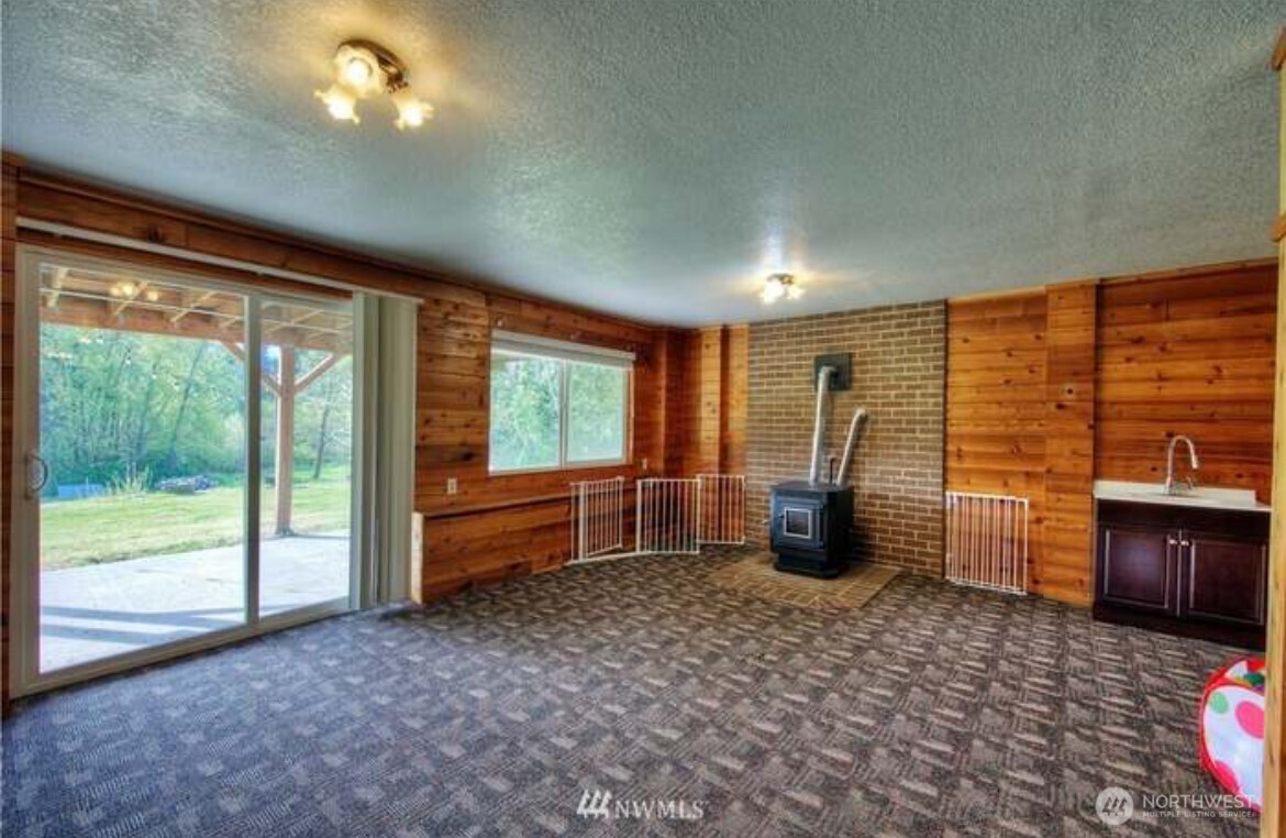 33811 87th Avenue S, Roy, WA 98580