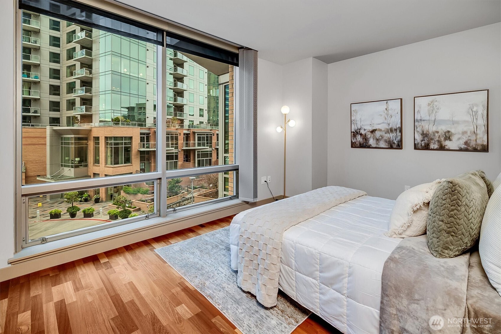 10650 NE 9th Place #422, Bellevue, WA 98004
