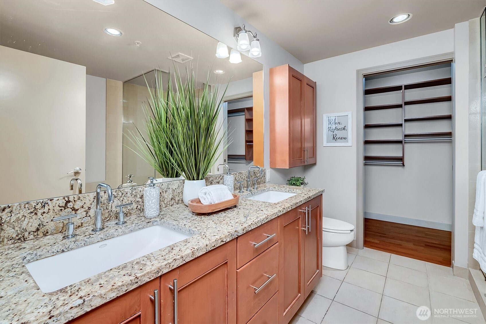 10650 NE 9th Place #422, Bellevue, WA 98004