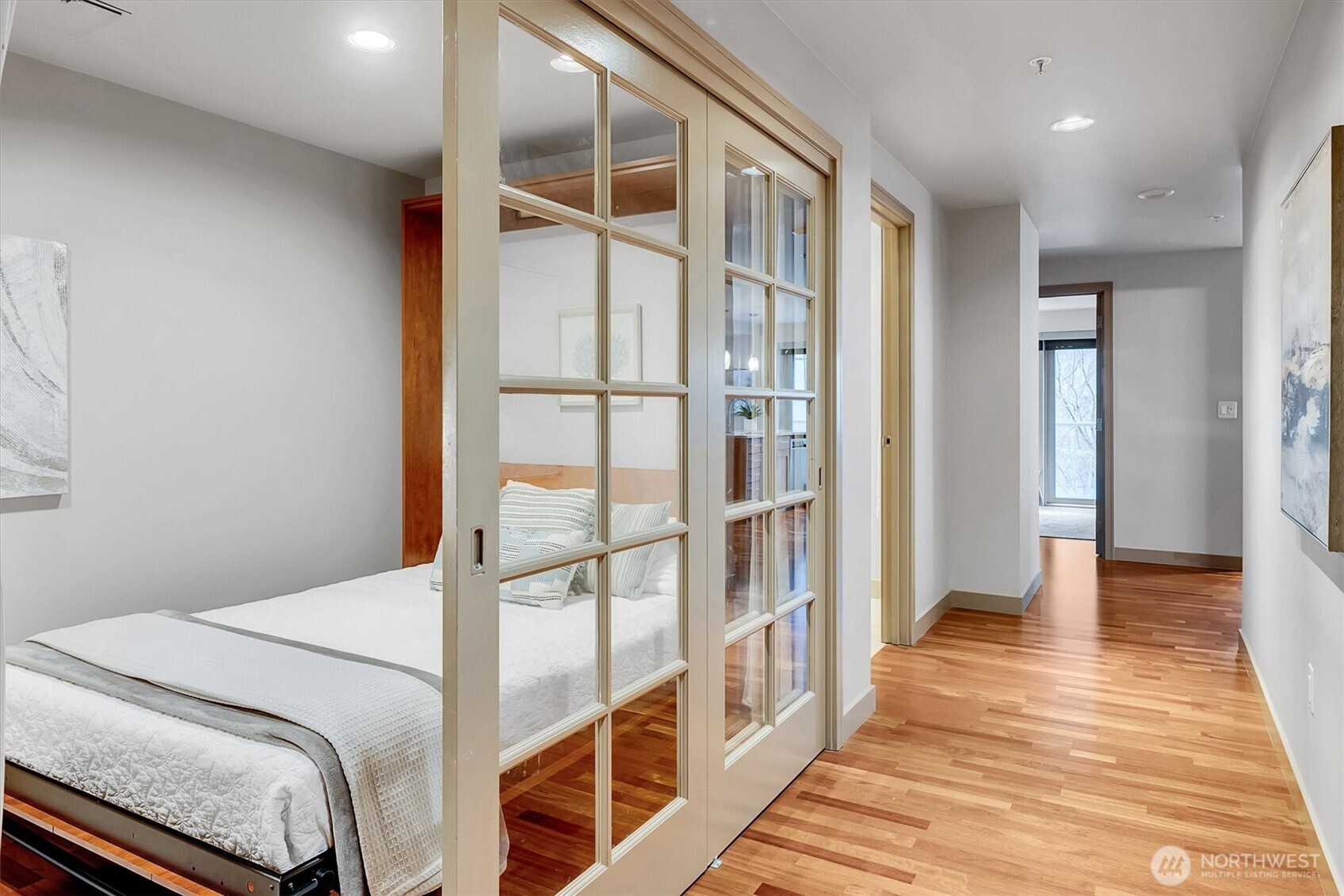 10650 NE 9th Place #422, Bellevue, WA 98004
