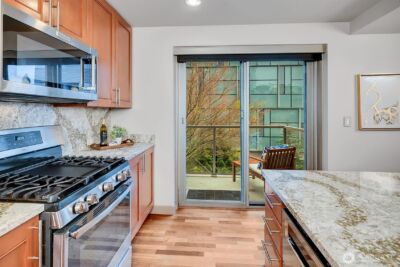 10650 NE 9th Place #422, Bellevue, WA 98004 - Photo 9