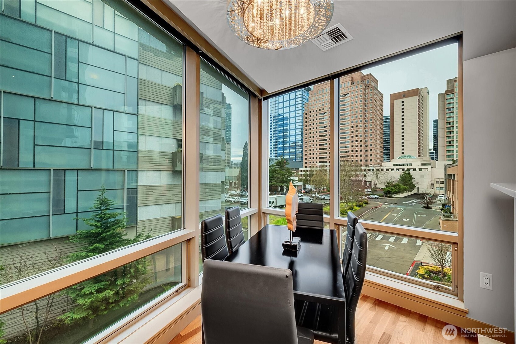 10650 NE 9th Place #422, Bellevue, WA 98004