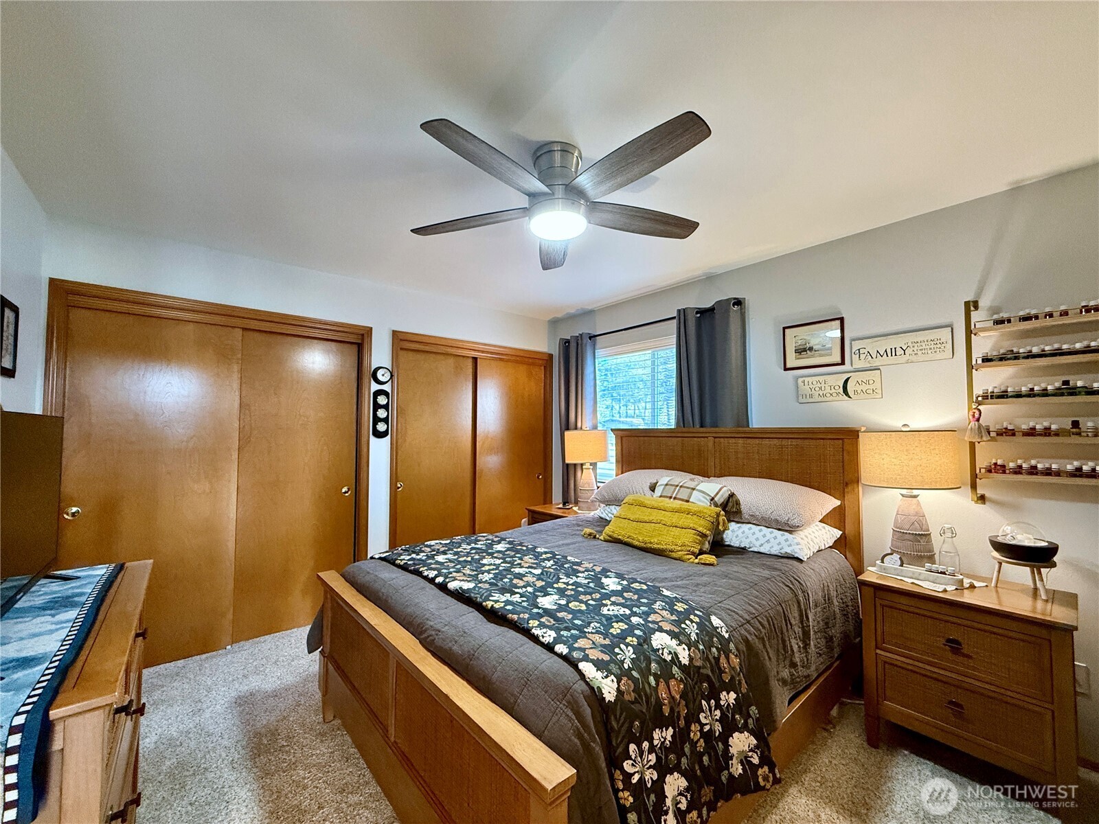 559 Puffin Avenue NE, Ocean Shores, WA 98569