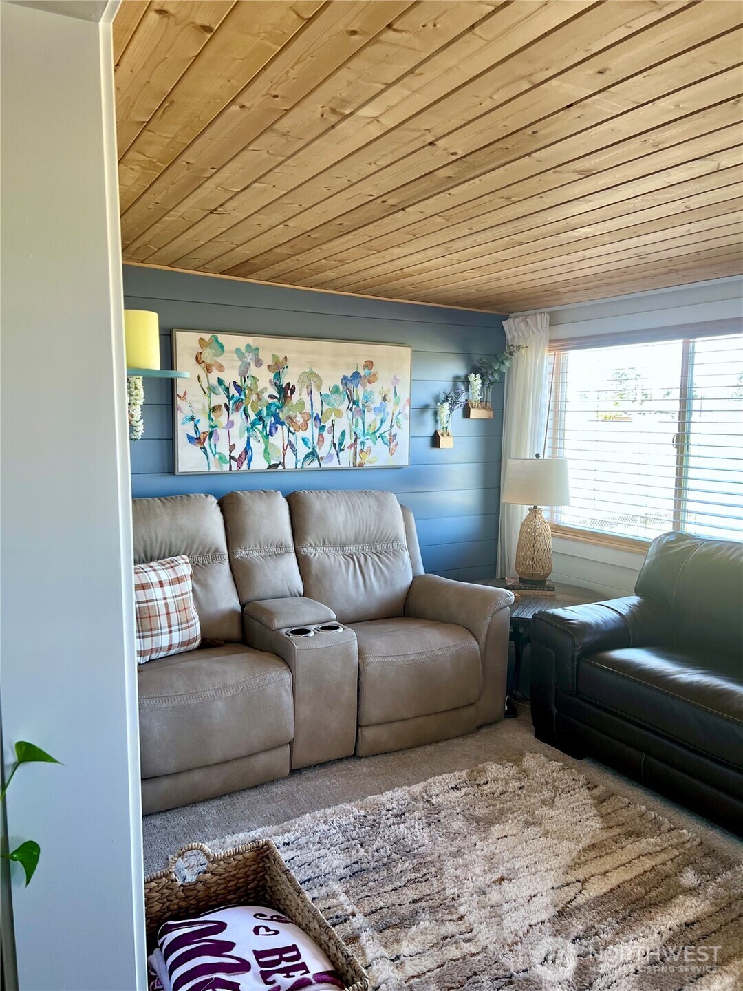 559 Puffin Avenue NE, Ocean Shores, WA 98569