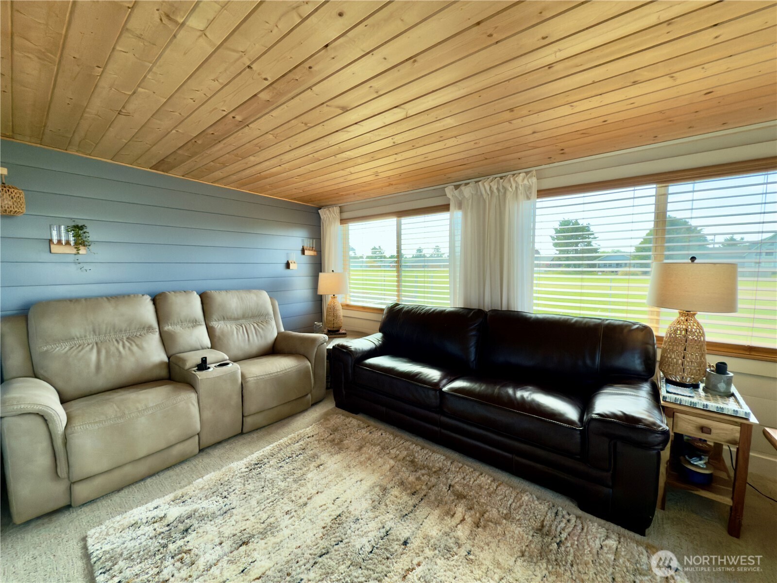 559 Puffin Avenue NE, Ocean Shores, WA 98569