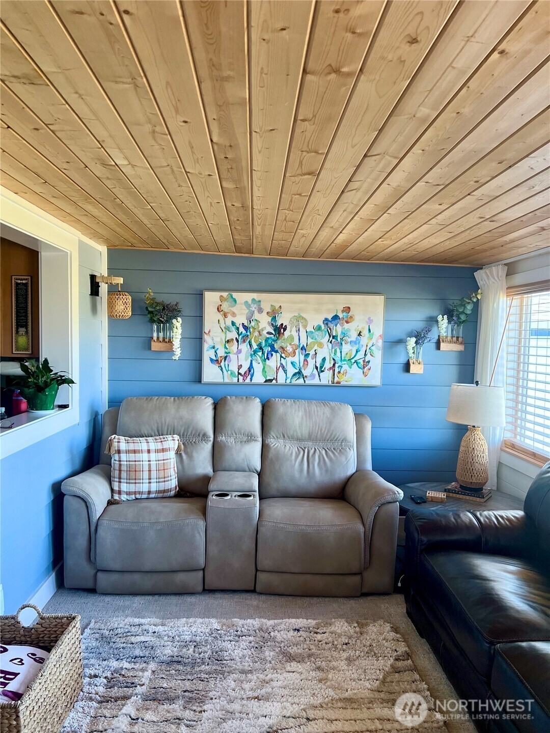 559 Puffin Avenue NE, Ocean Shores, WA 98569