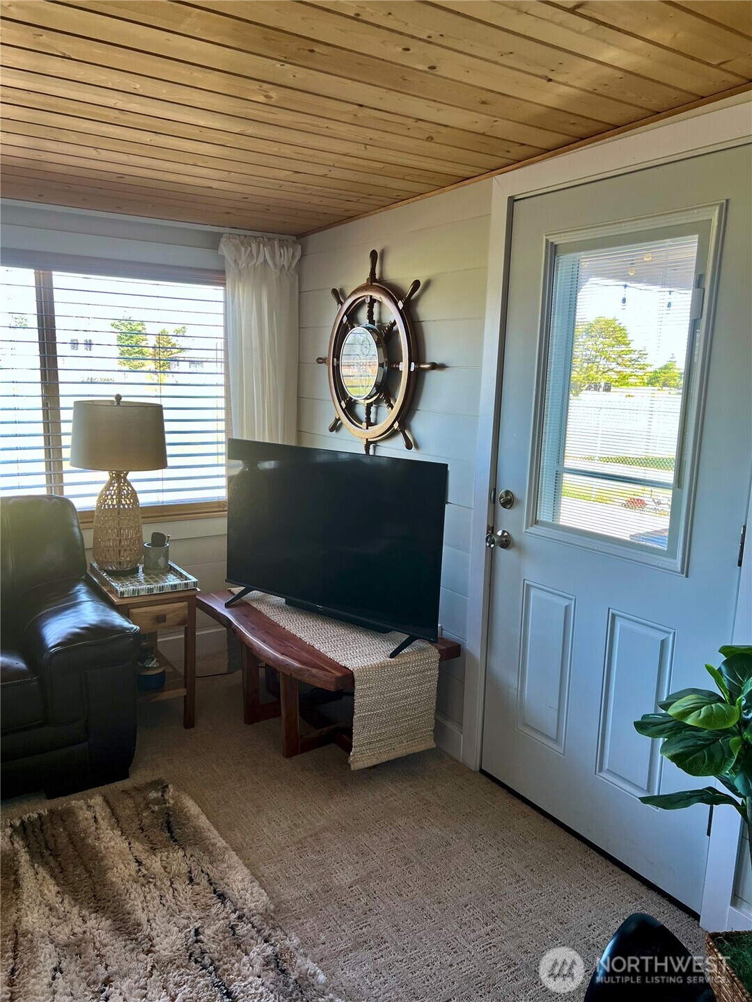 559 Puffin Avenue NE, Ocean Shores, WA 98569