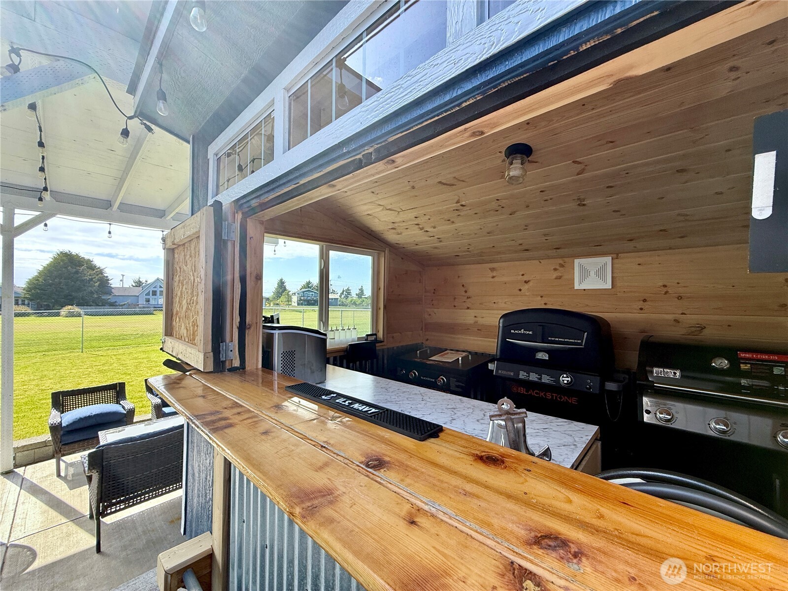 559 Puffin Avenue NE, Ocean Shores, WA 98569