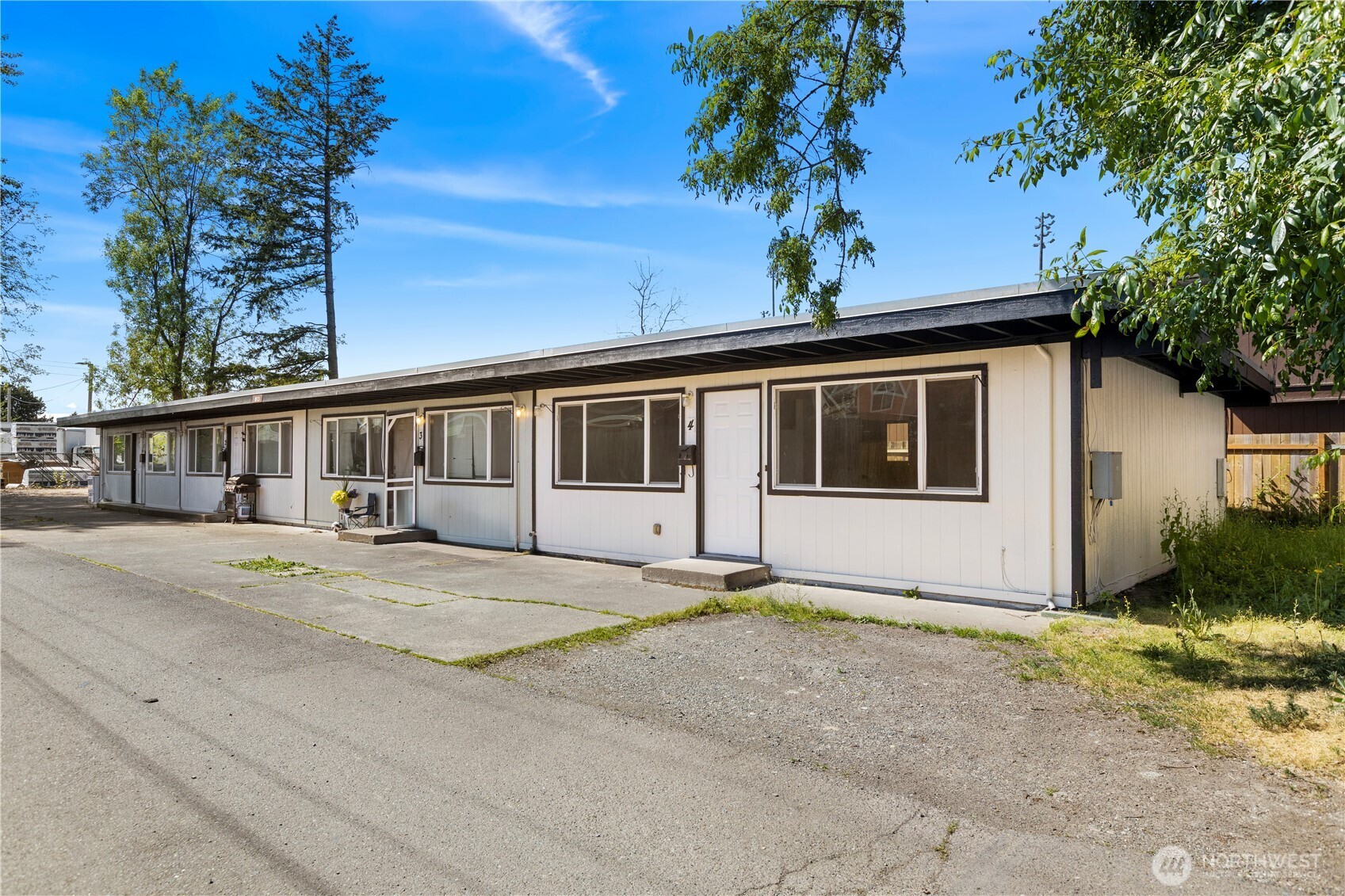 813 Woodford Avenue N, Kent, WA 98031