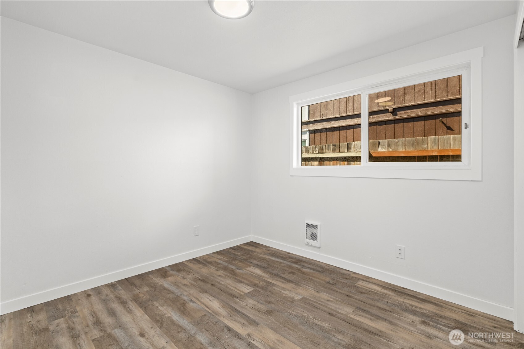 813 Woodford Avenue N, Kent, WA 98031