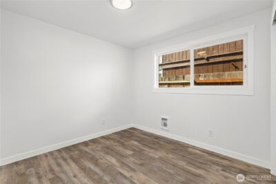 813 Woodford Avenue N, Kent, WA 98031 - Photo 17