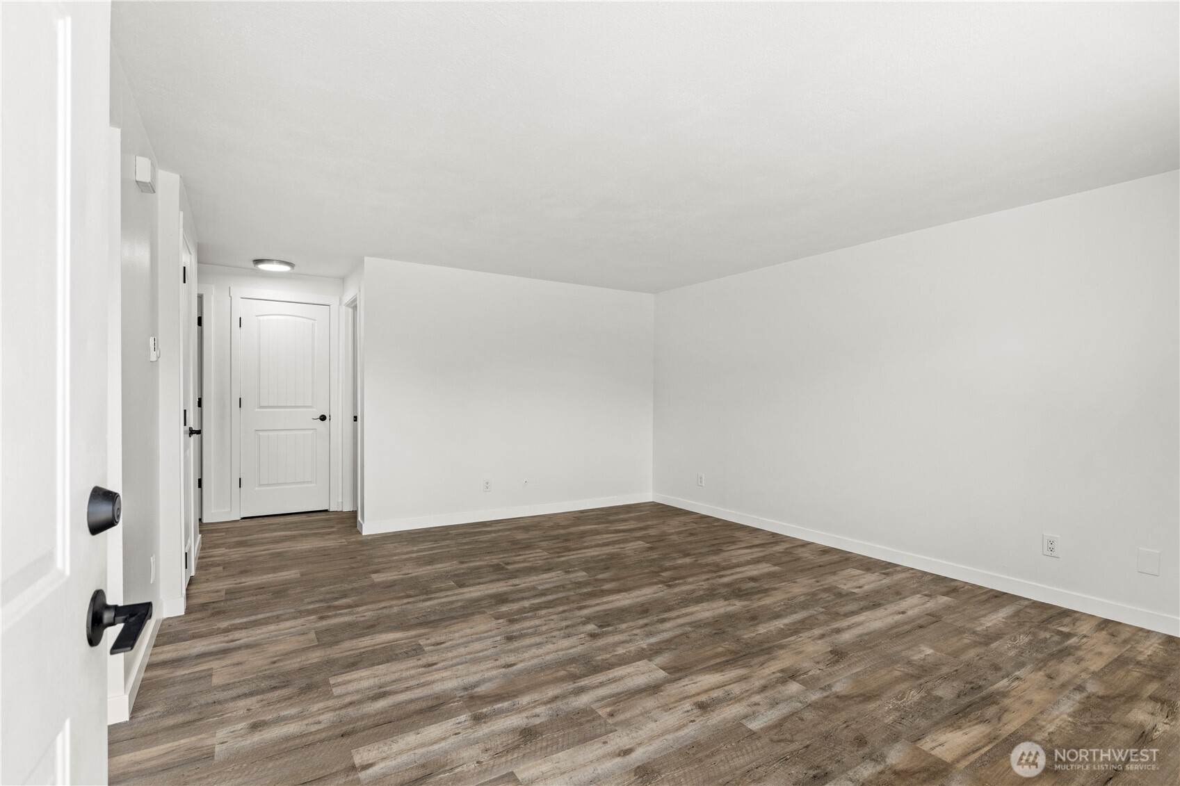 813 Woodford Avenue N, Kent, WA 98031