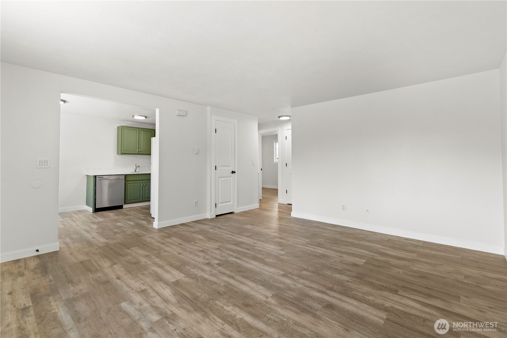 813 Woodford Avenue N, Kent, WA 98031