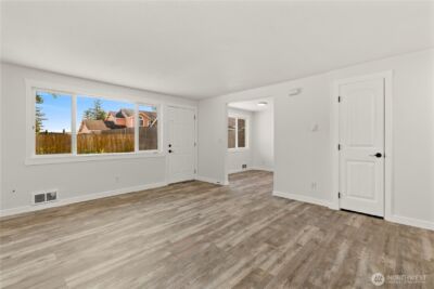 813 Woodford Avenue N, Kent, WA 98031 - Photo 6