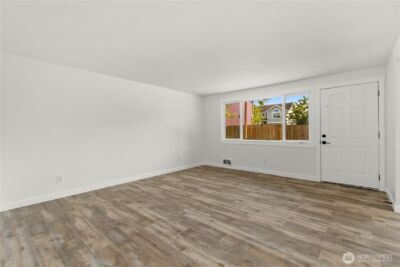 813 Woodford Avenue N, Kent, WA 98031 - Photo 7