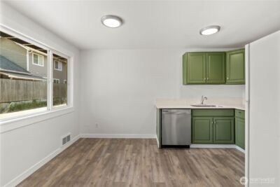 813 Woodford Avenue N, Kent, WA 98031 - Photo 8