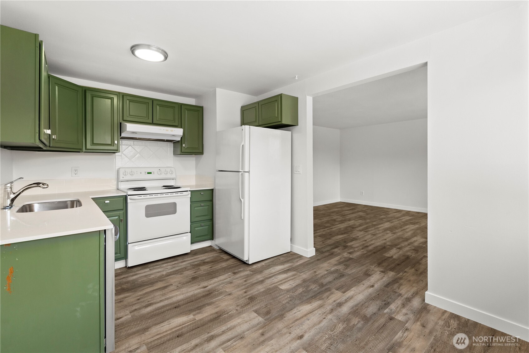 813 Woodford Avenue N, Kent, WA 98031